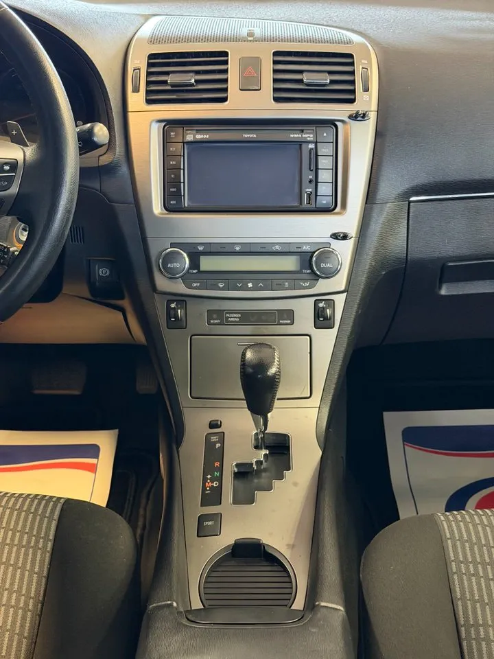 Vehicle image 16