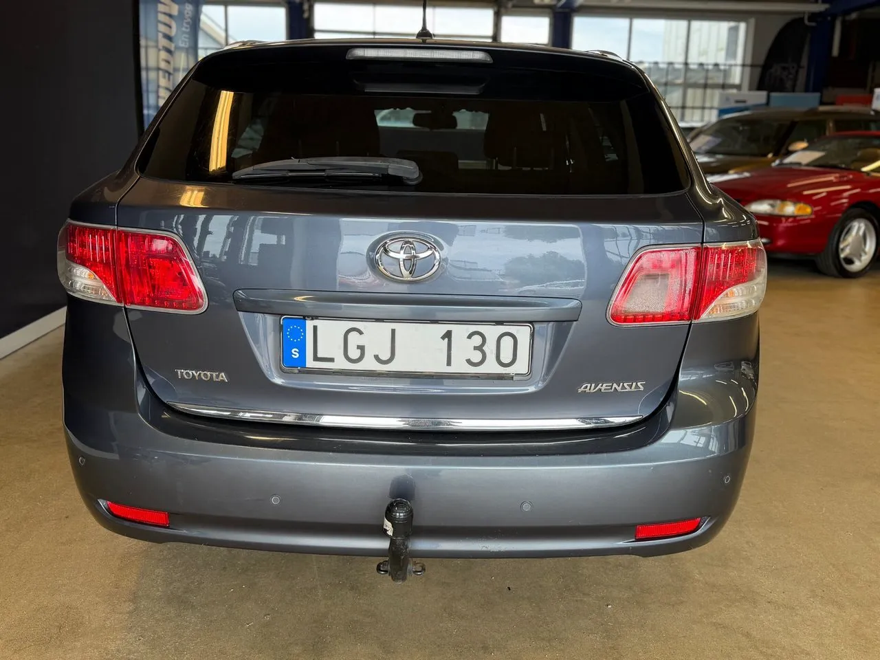 Vehicle image 5