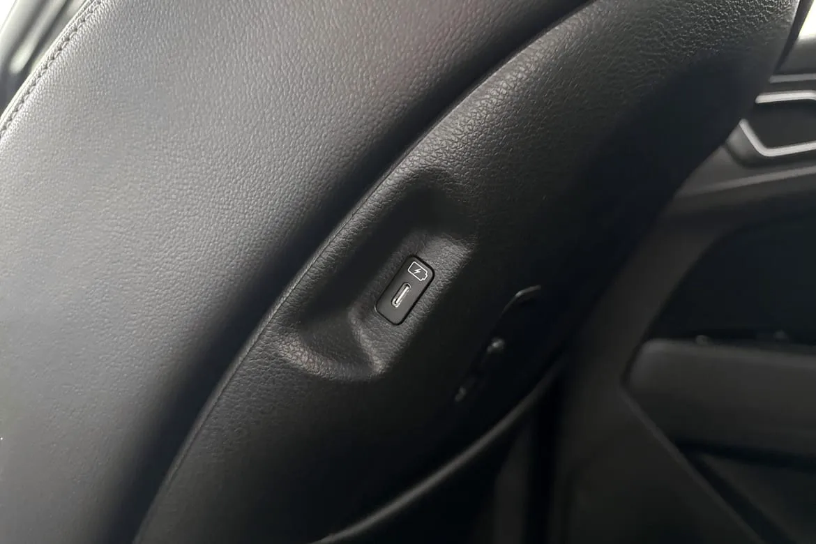 Vehicle image 24