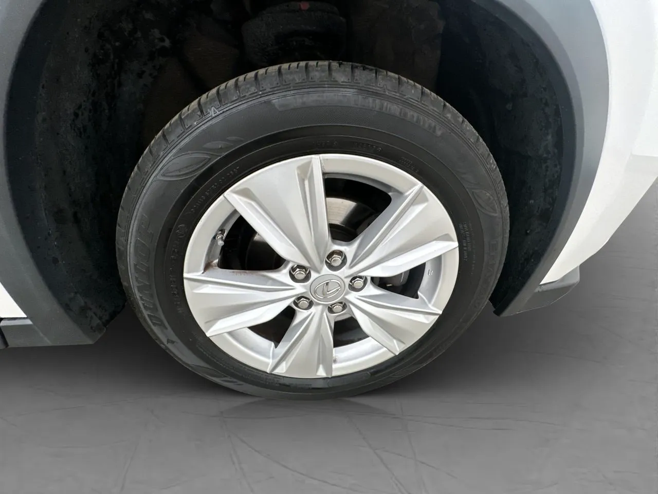 Vehicle image 32