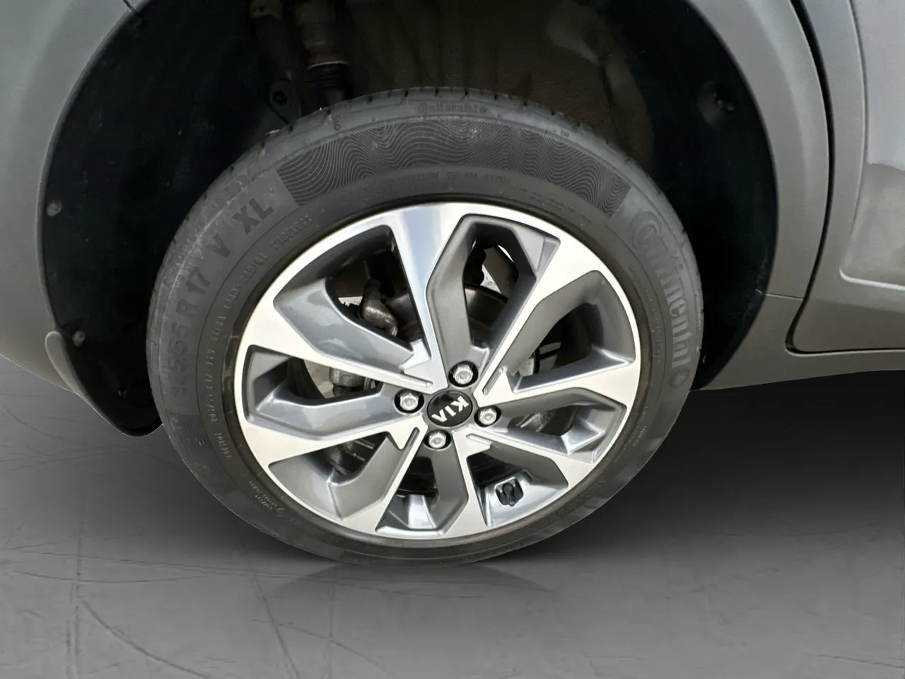 Vehicle image 23