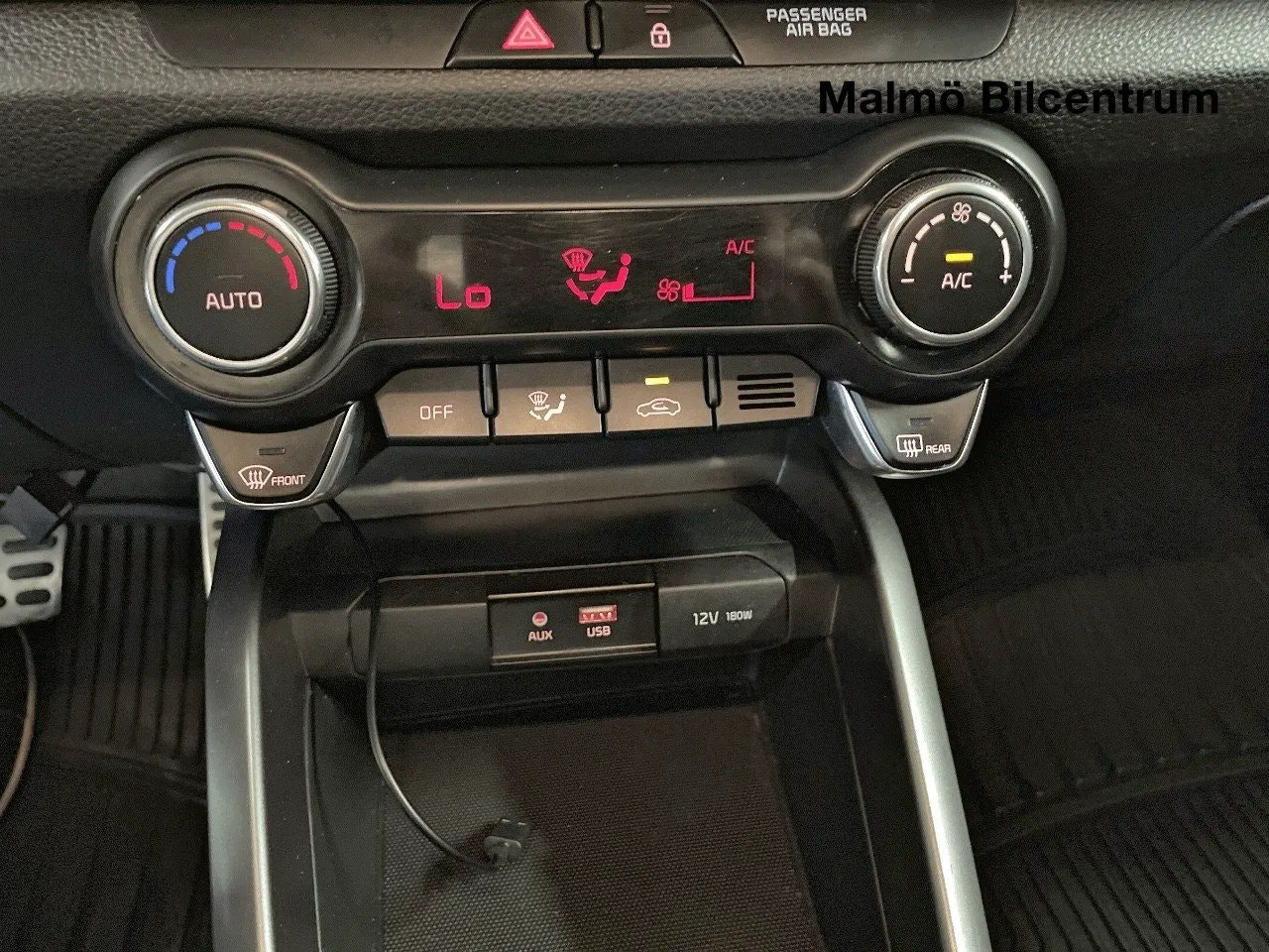 Vehicle image 16