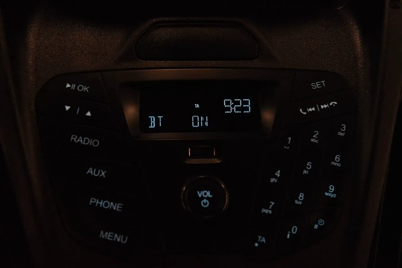 Vehicle image 14