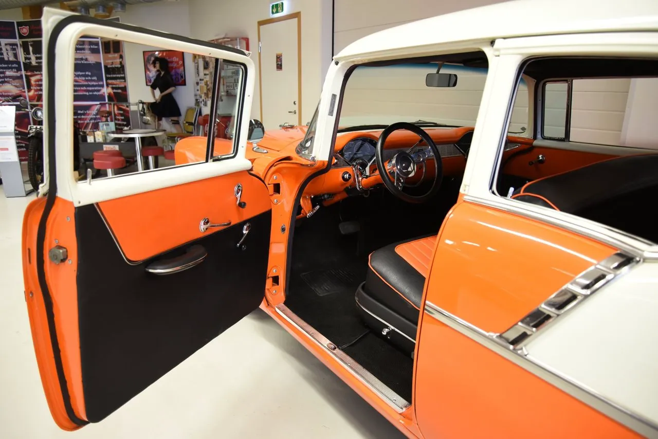 Vehicle image 21