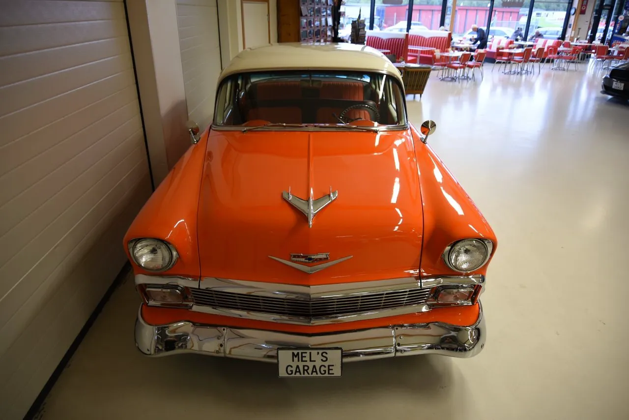 Vehicle image 14