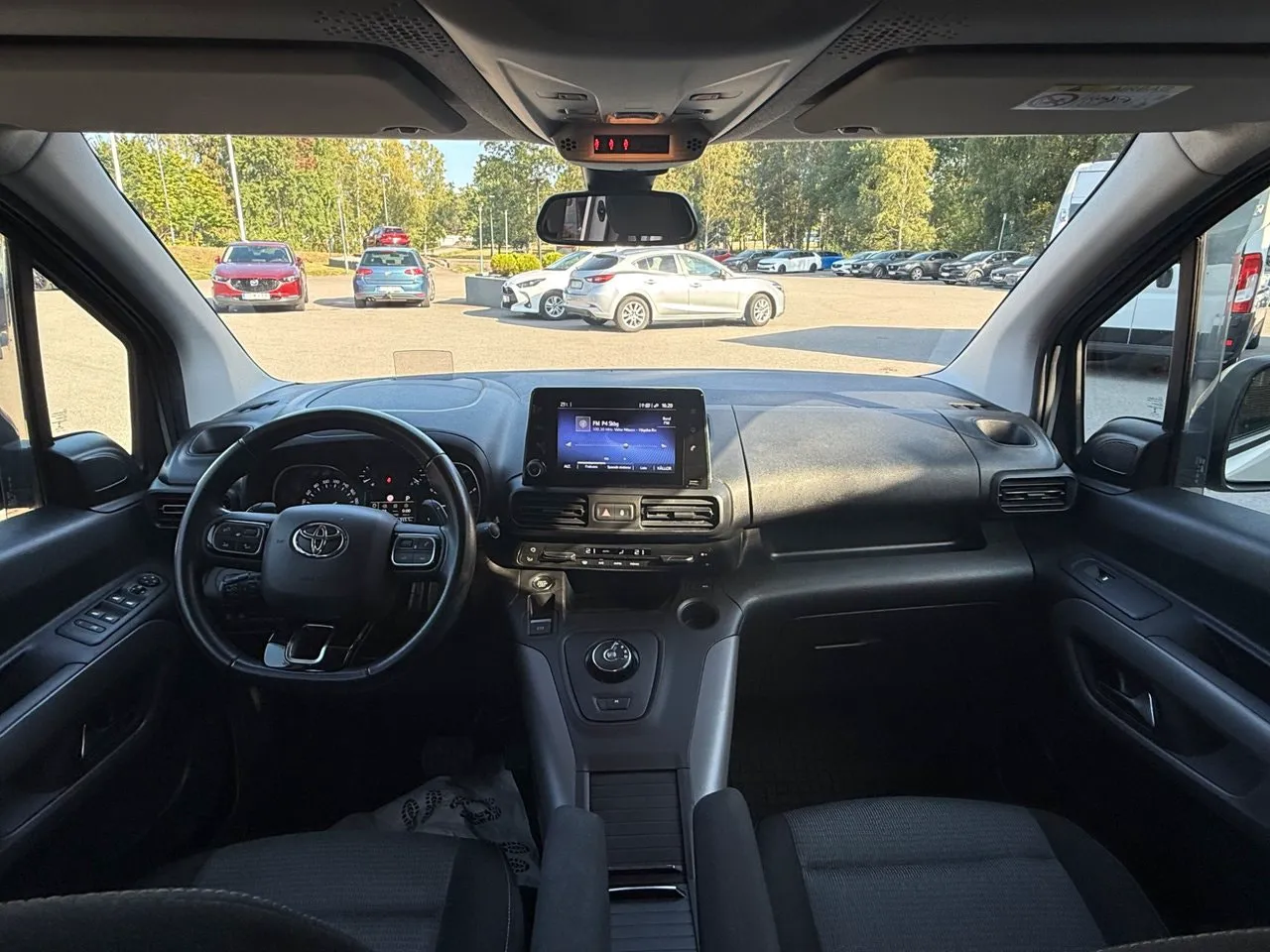 Vehicle image 14