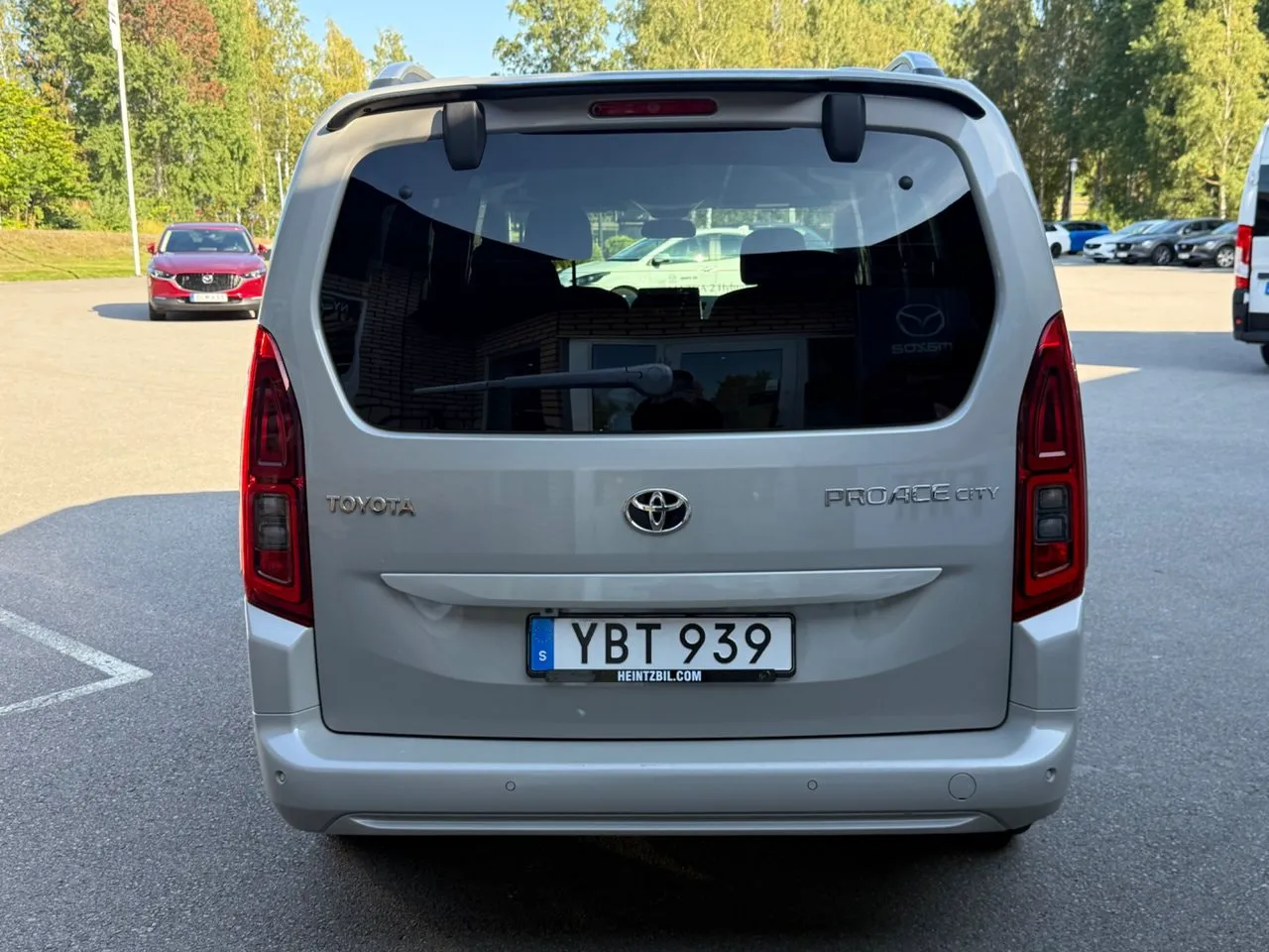 Vehicle image 3