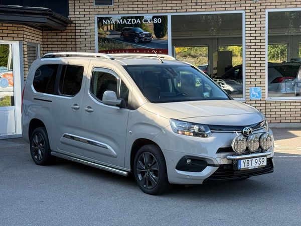 Toyota Proace City Verso Active Plus 1.2 Turbo 130hk AT8 I 7sits I Navi I V-hjul - 2020
