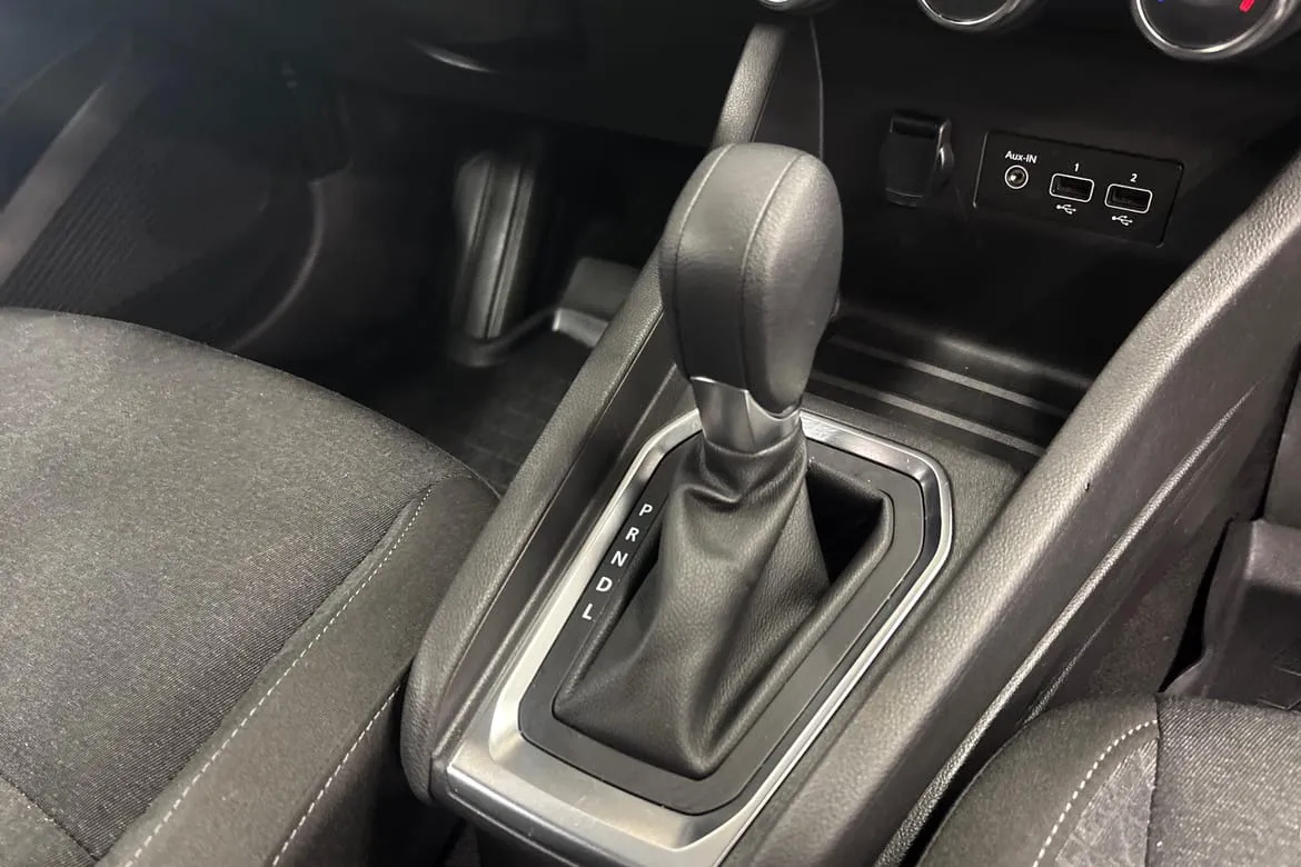 Vehicle image 14