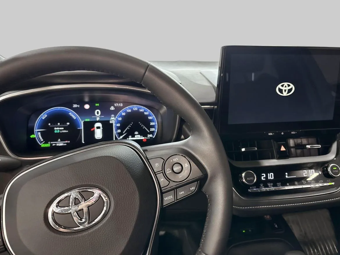 Vehicle image 11