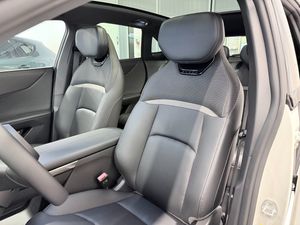 Mazda CX-6e bild 7