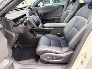 Mazda CX-6e bild 6