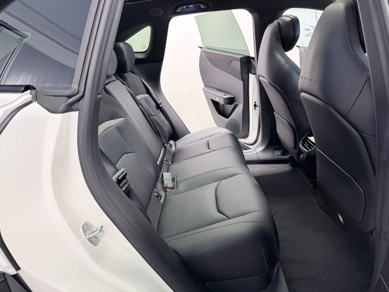 Mazda CX-6e bild 12