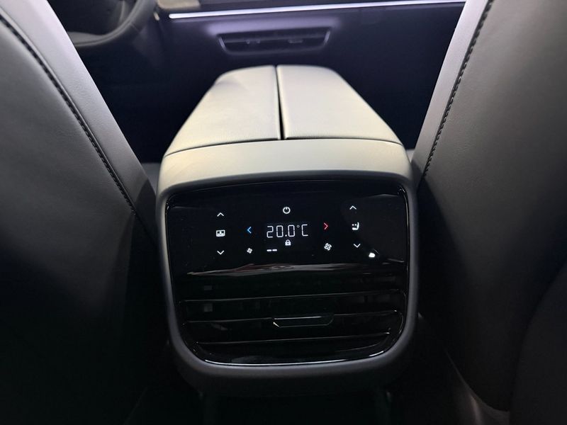 Mazda CX-6e bild 9