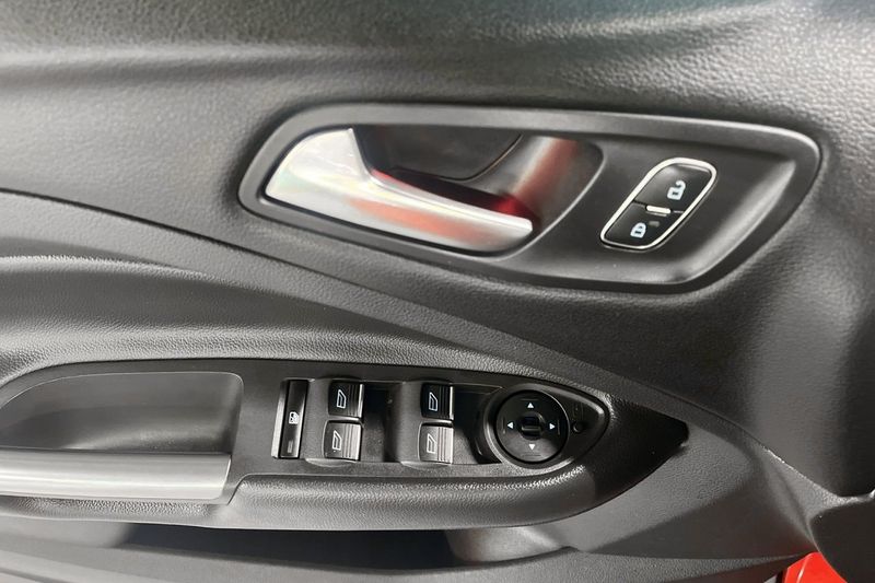 Ford Kuga bild 18