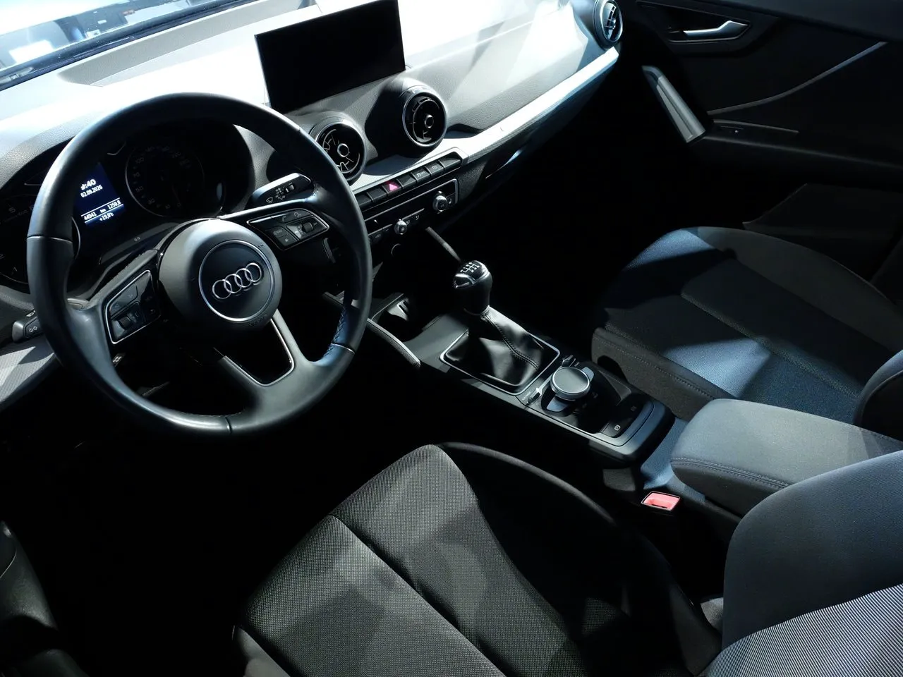 Vehicle image 7