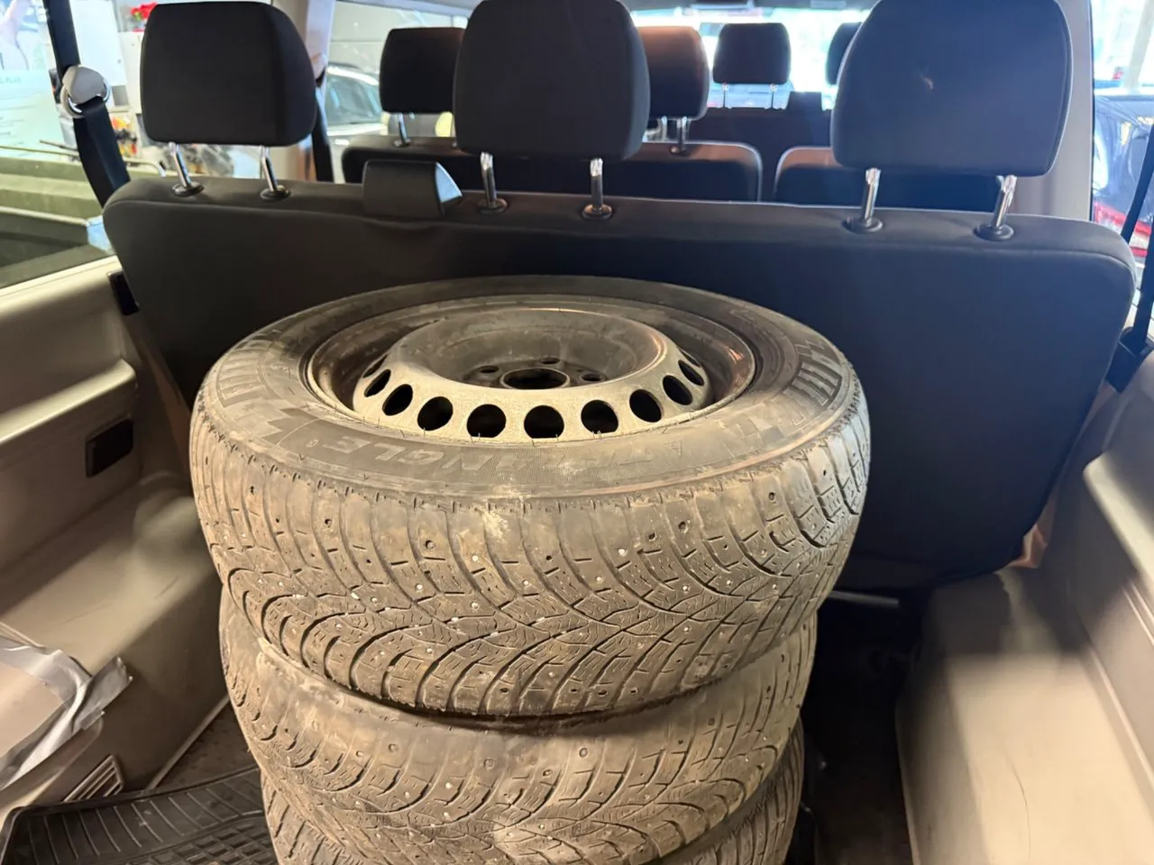 Vehicle image 19