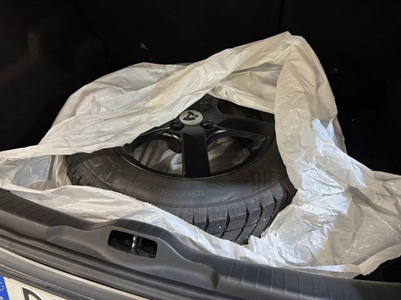 Vehicle image 18