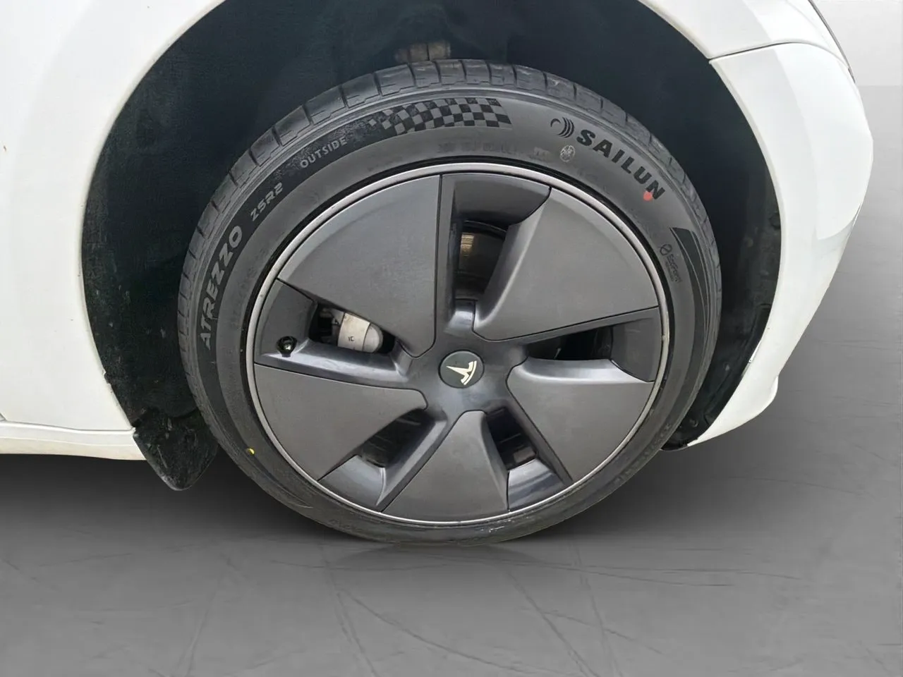 Vehicle image 32