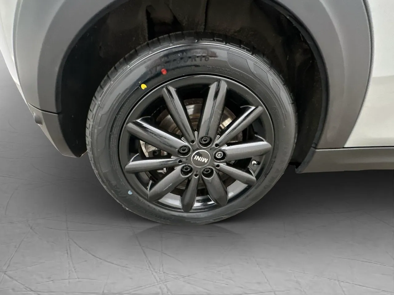 Vehicle image 30