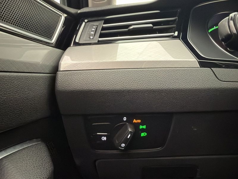 Volkswagen Passat bild 15