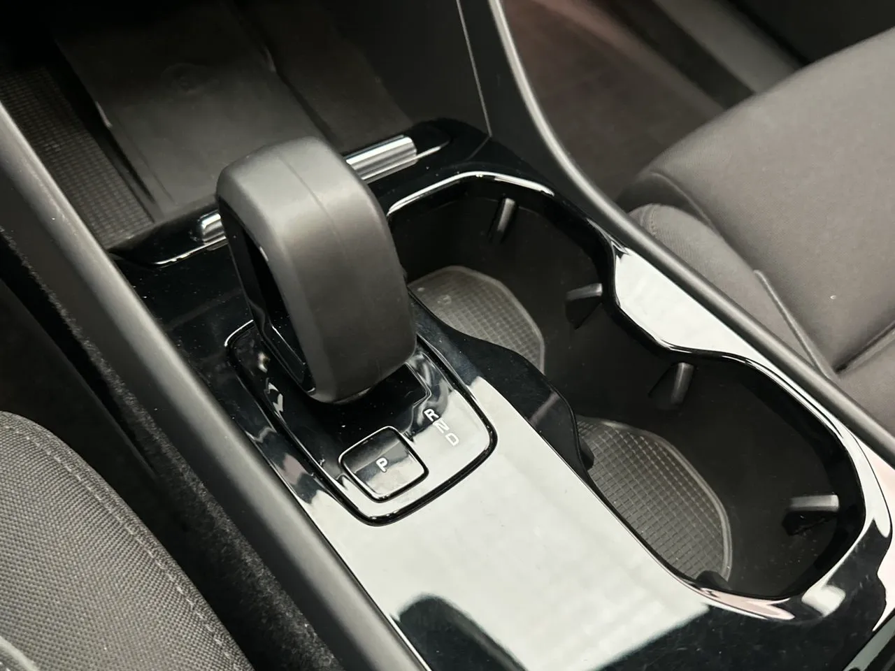 Vehicle image 25