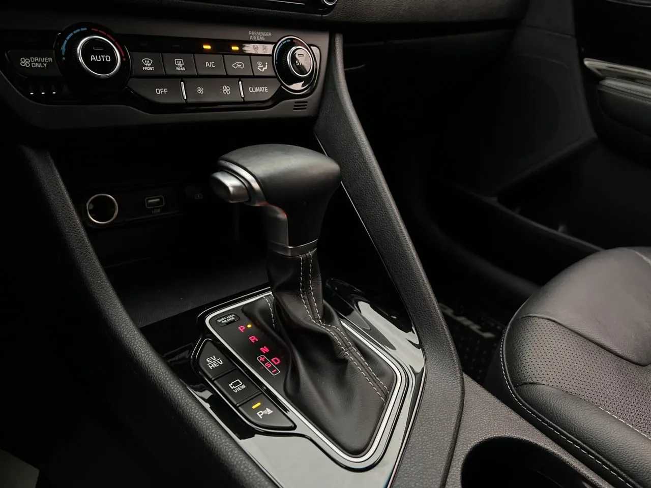 Vehicle image 27