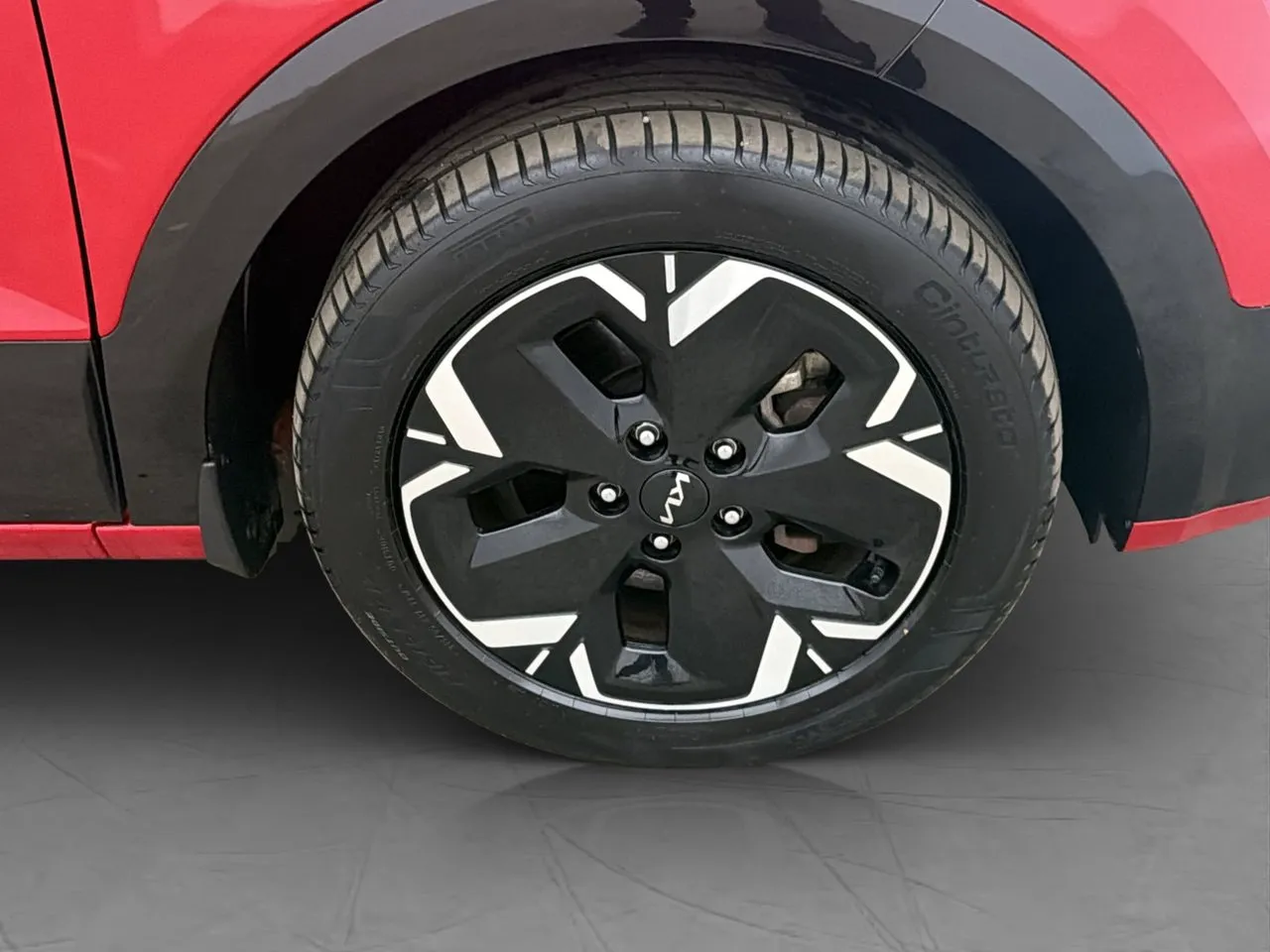 Vehicle image 33