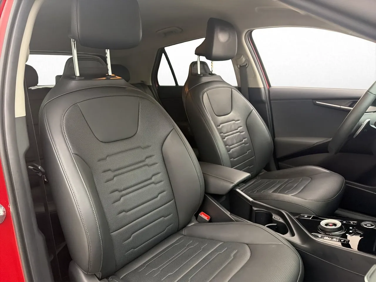 Vehicle image 25