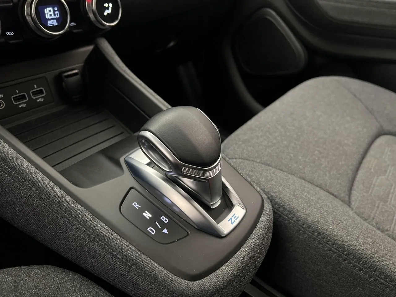 Vehicle image 18