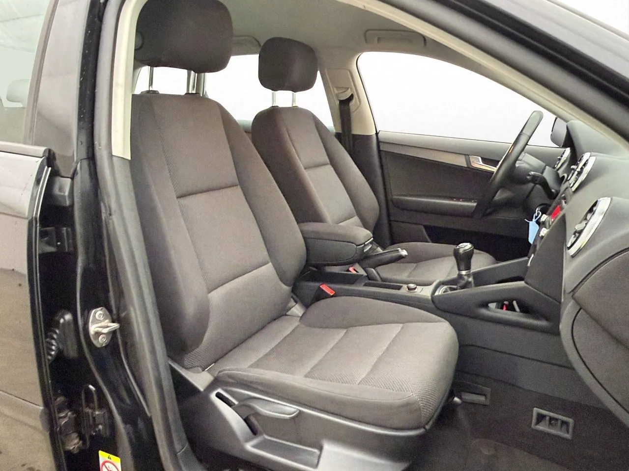 Vehicle image 20