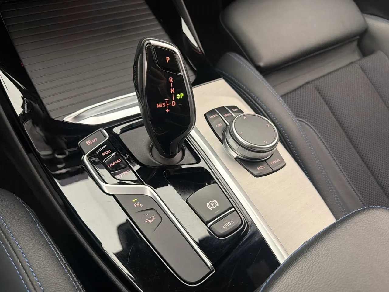Vehicle image 24