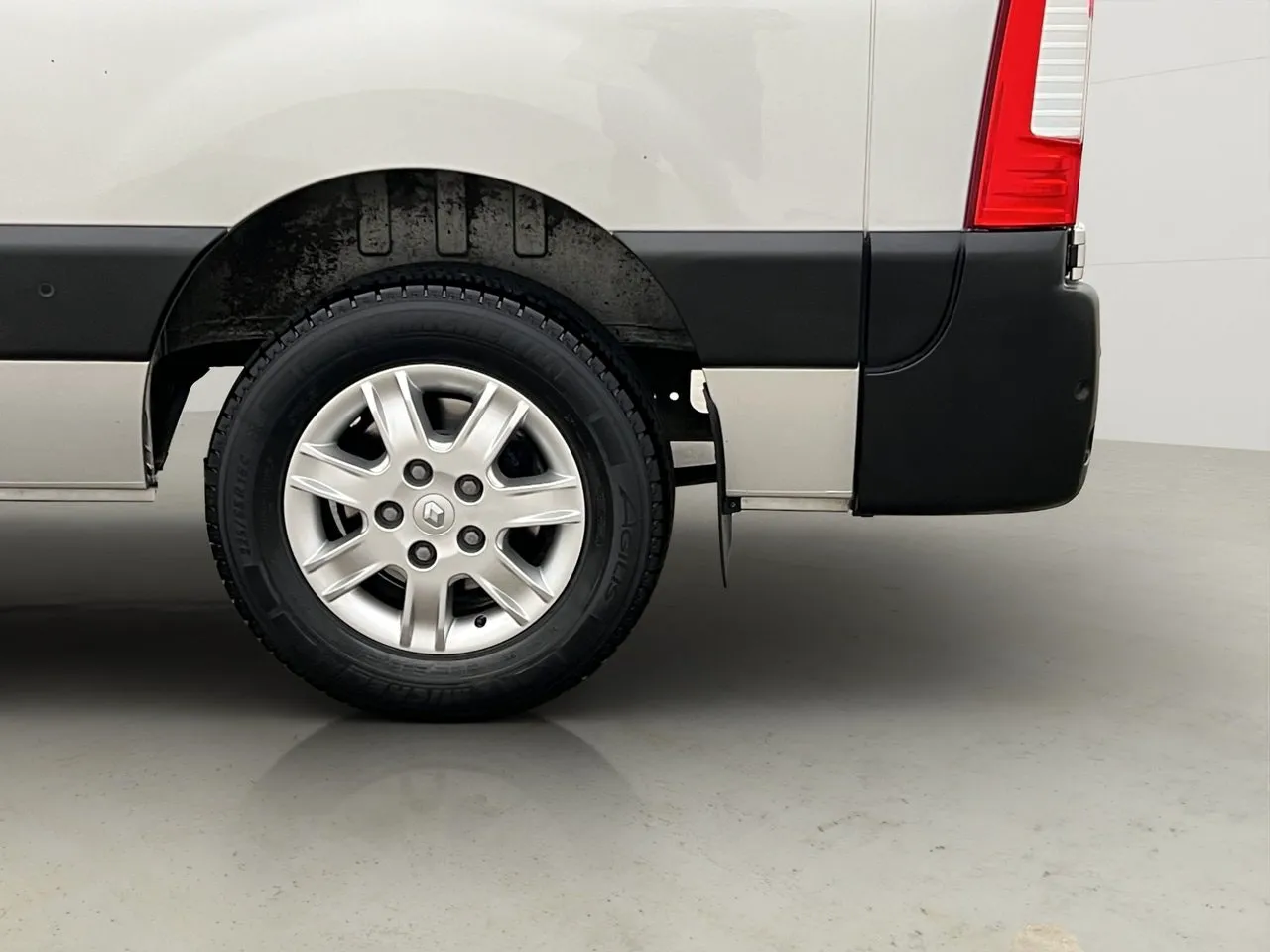 Vehicle image 31