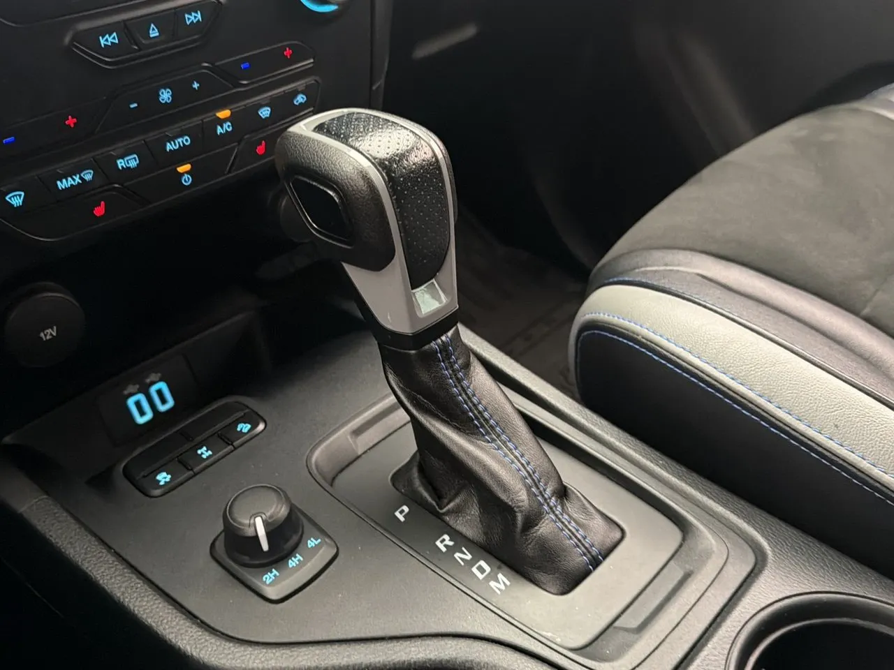Vehicle image 27