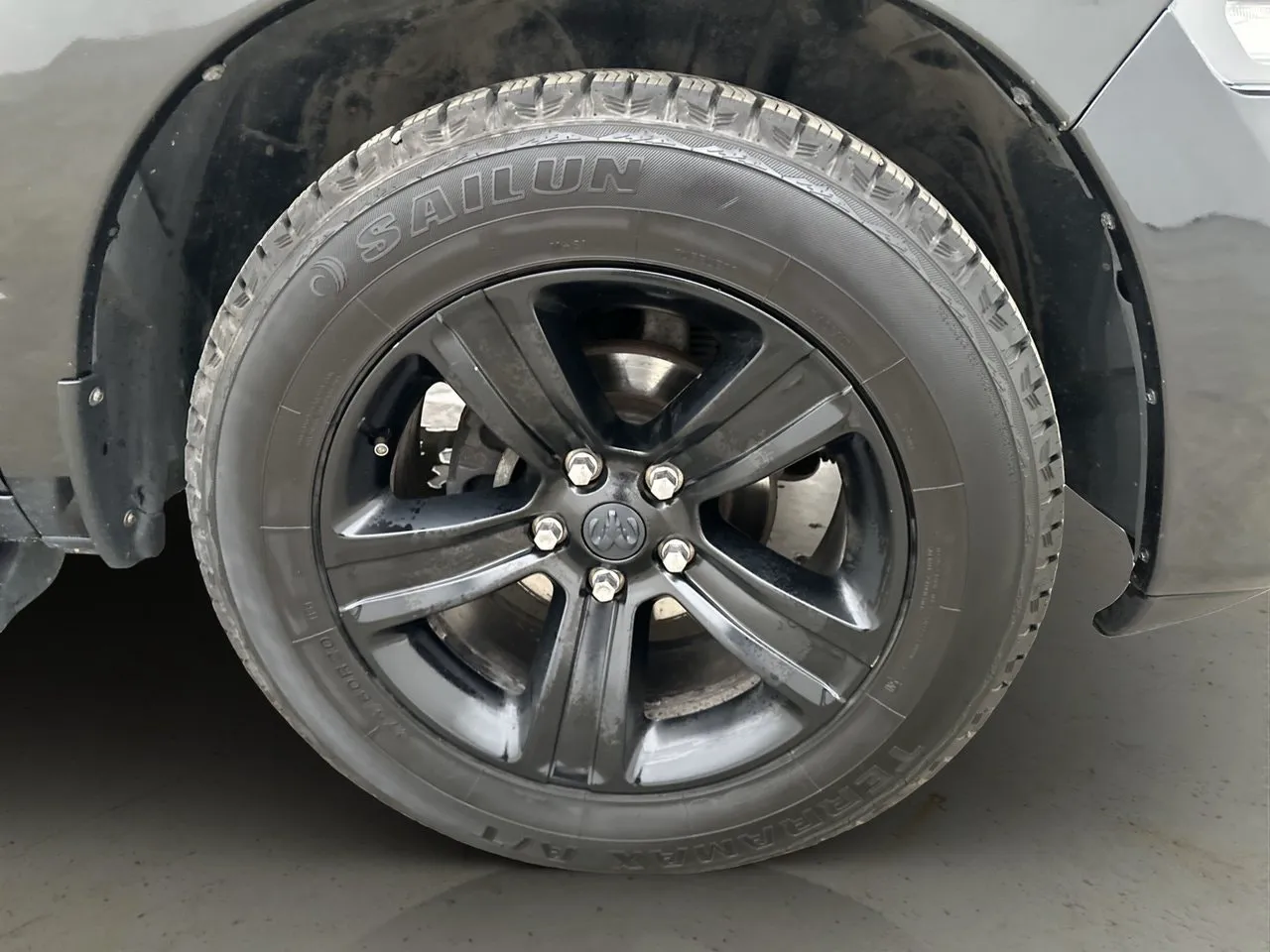 Vehicle image 23