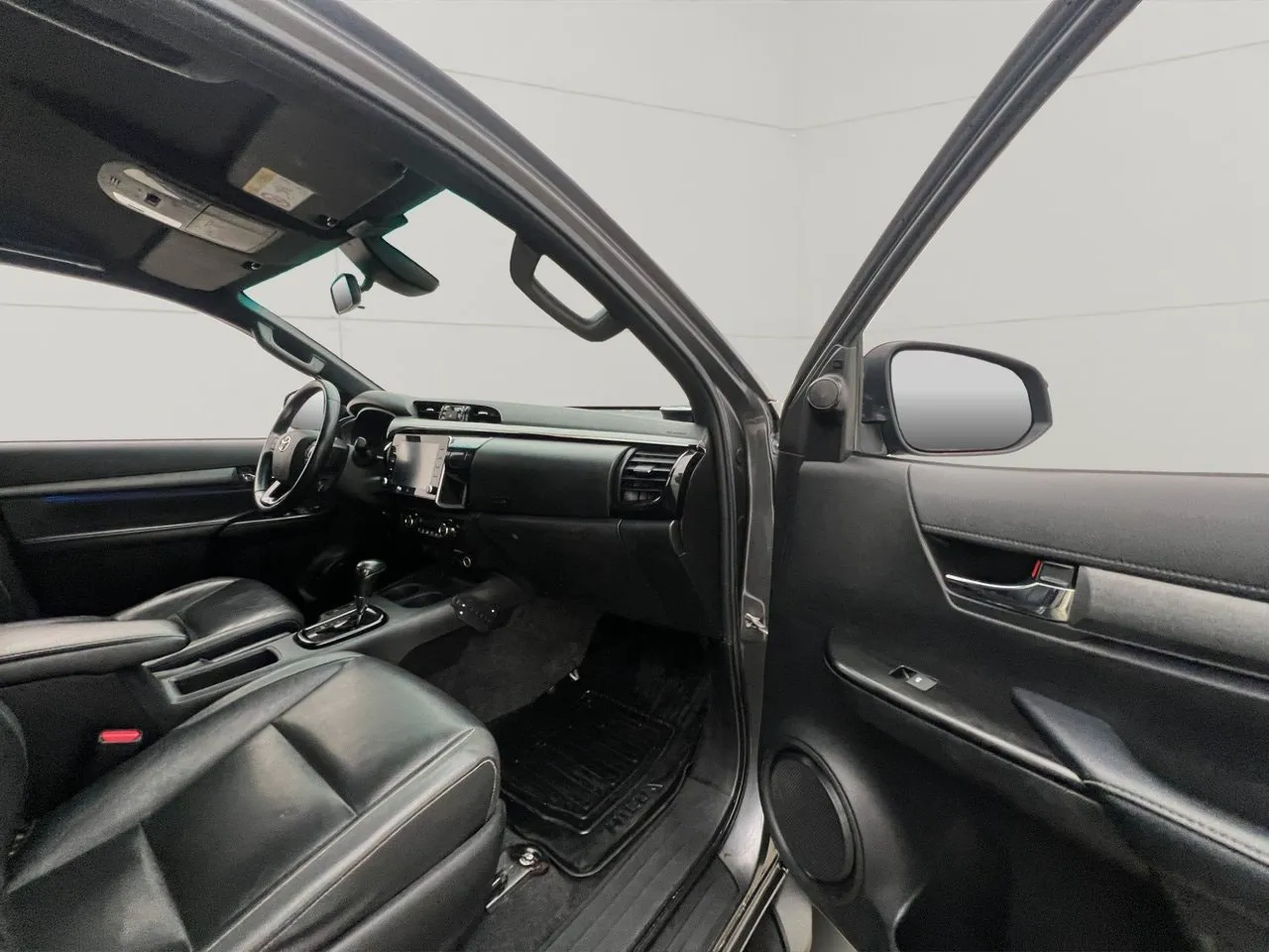 Vehicle image 30
