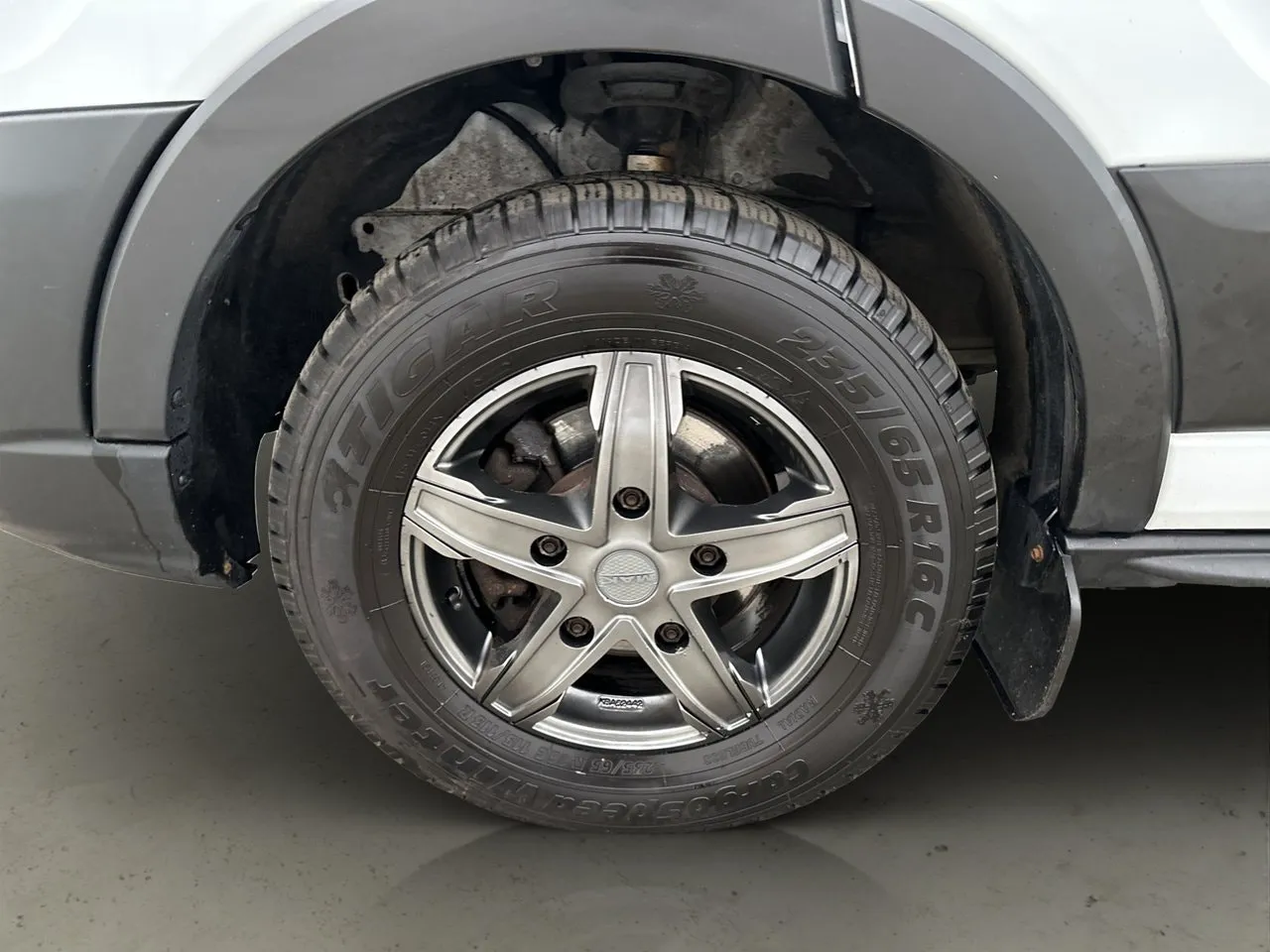 Vehicle image 21
