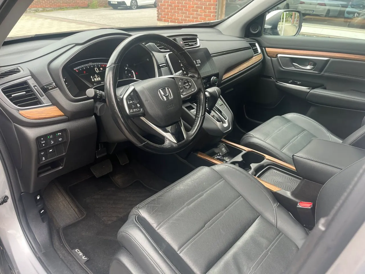 Vehicle image 8