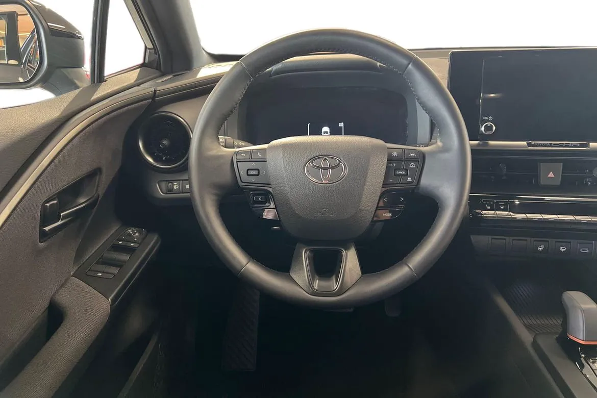 Vehicle image 10