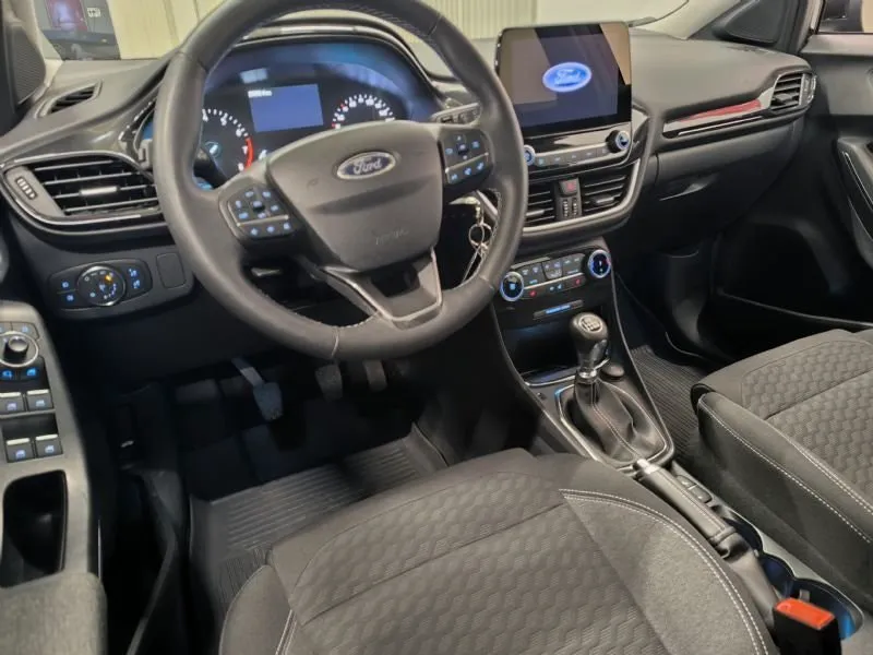 Vehicle image 6