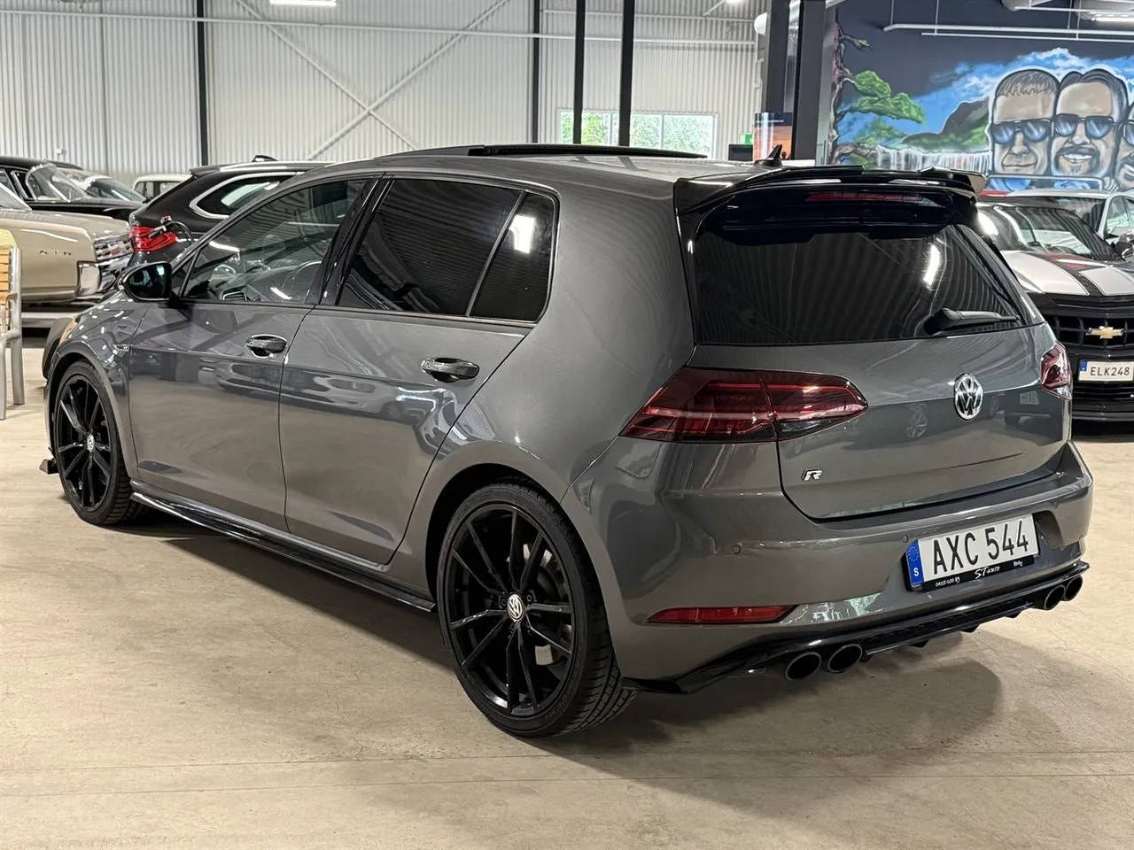 Vehicle image 4