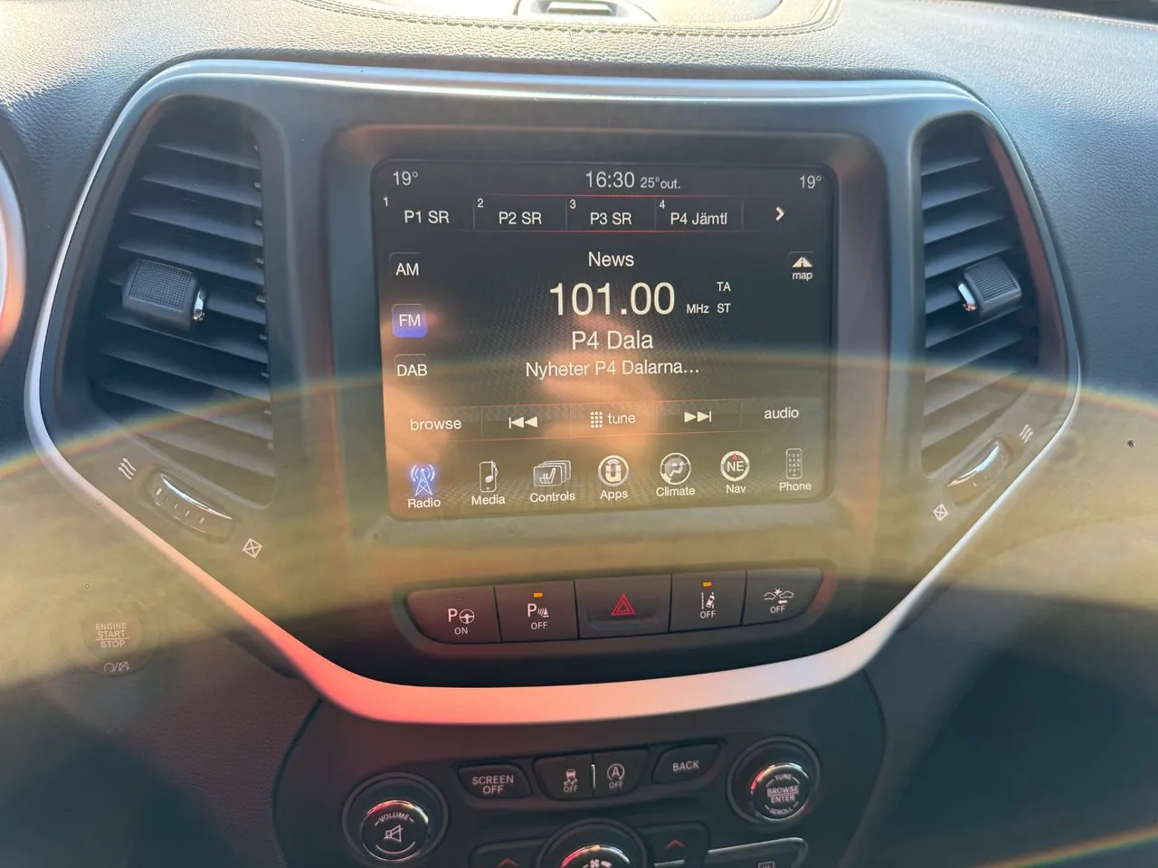 Vehicle image 22