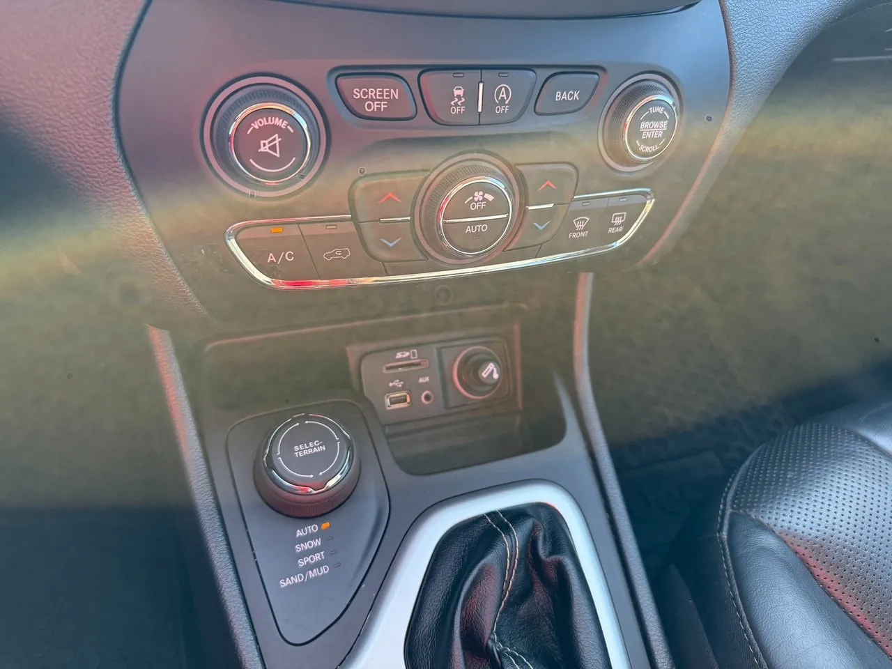Vehicle image 21