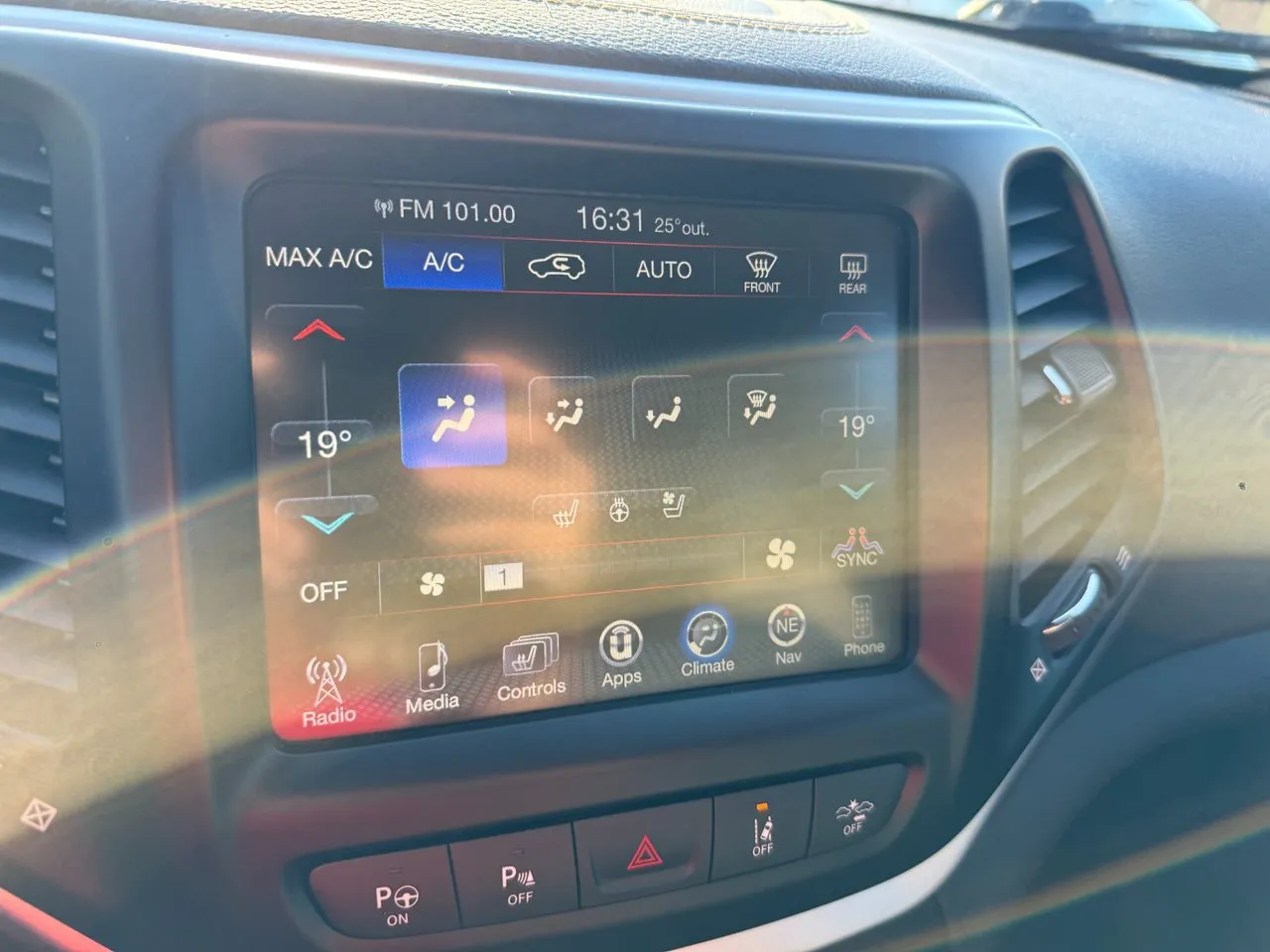 Vehicle image 25