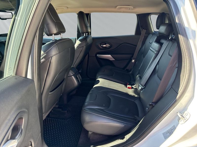 Jeep Cherokee bild 7