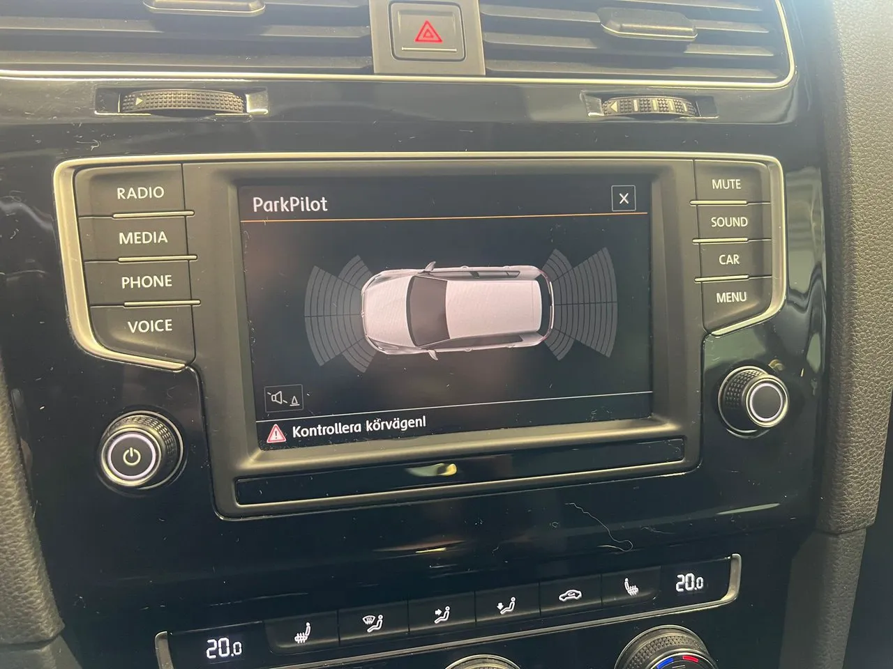 Vehicle image 18