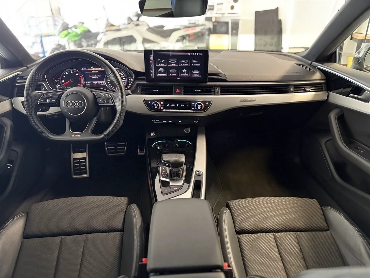 Vehicle image 14