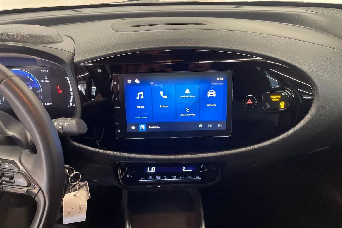 Vehicle image 14