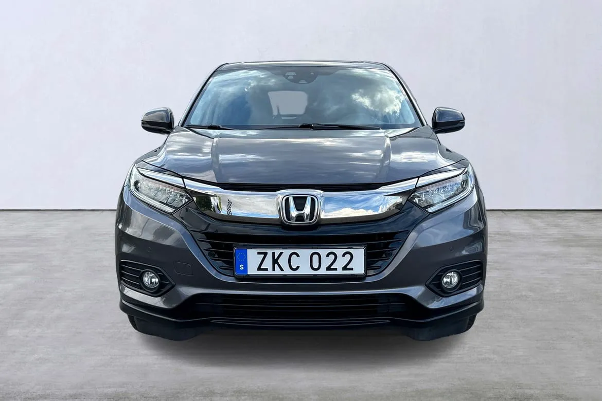 Vehicle image 6