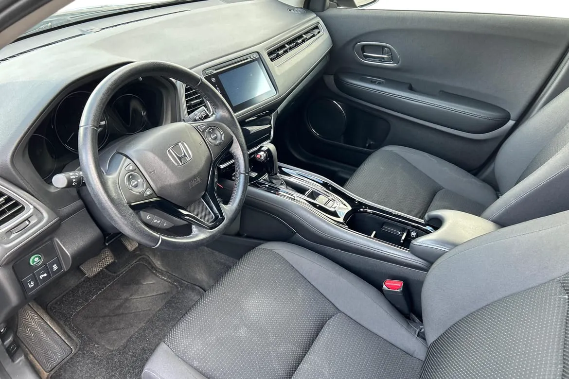 Vehicle image 7